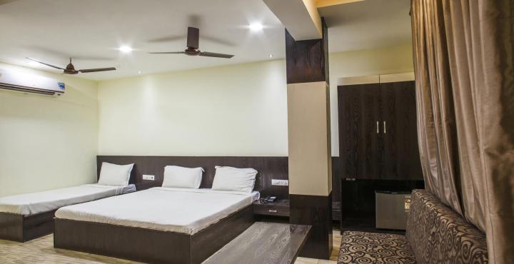 Oyo 2155 Hotel Wardhman จาบัลปูร์ ภายนอก รูปภาพ