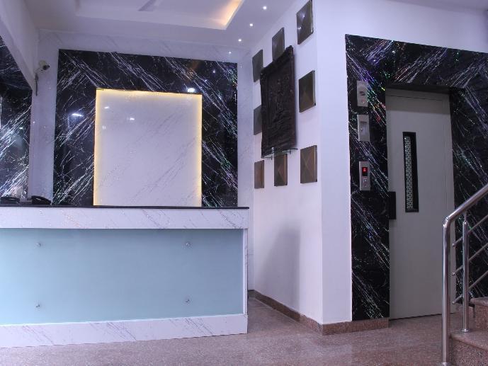 Oyo 2155 Hotel Wardhman จาบัลปูร์ ภายนอก รูปภาพ