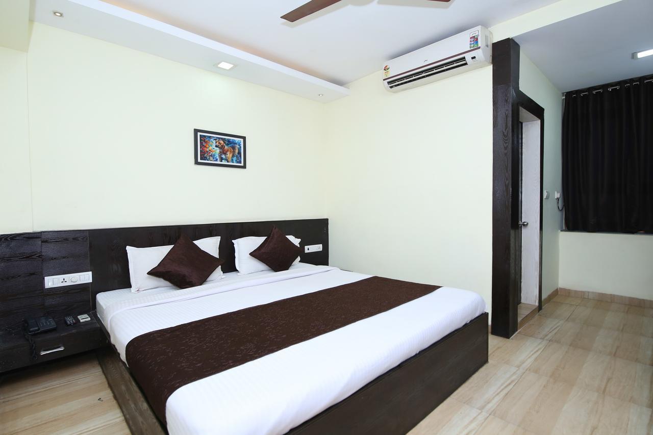 Oyo 2155 Hotel Wardhman จาบัลปูร์ ภายนอก รูปภาพ