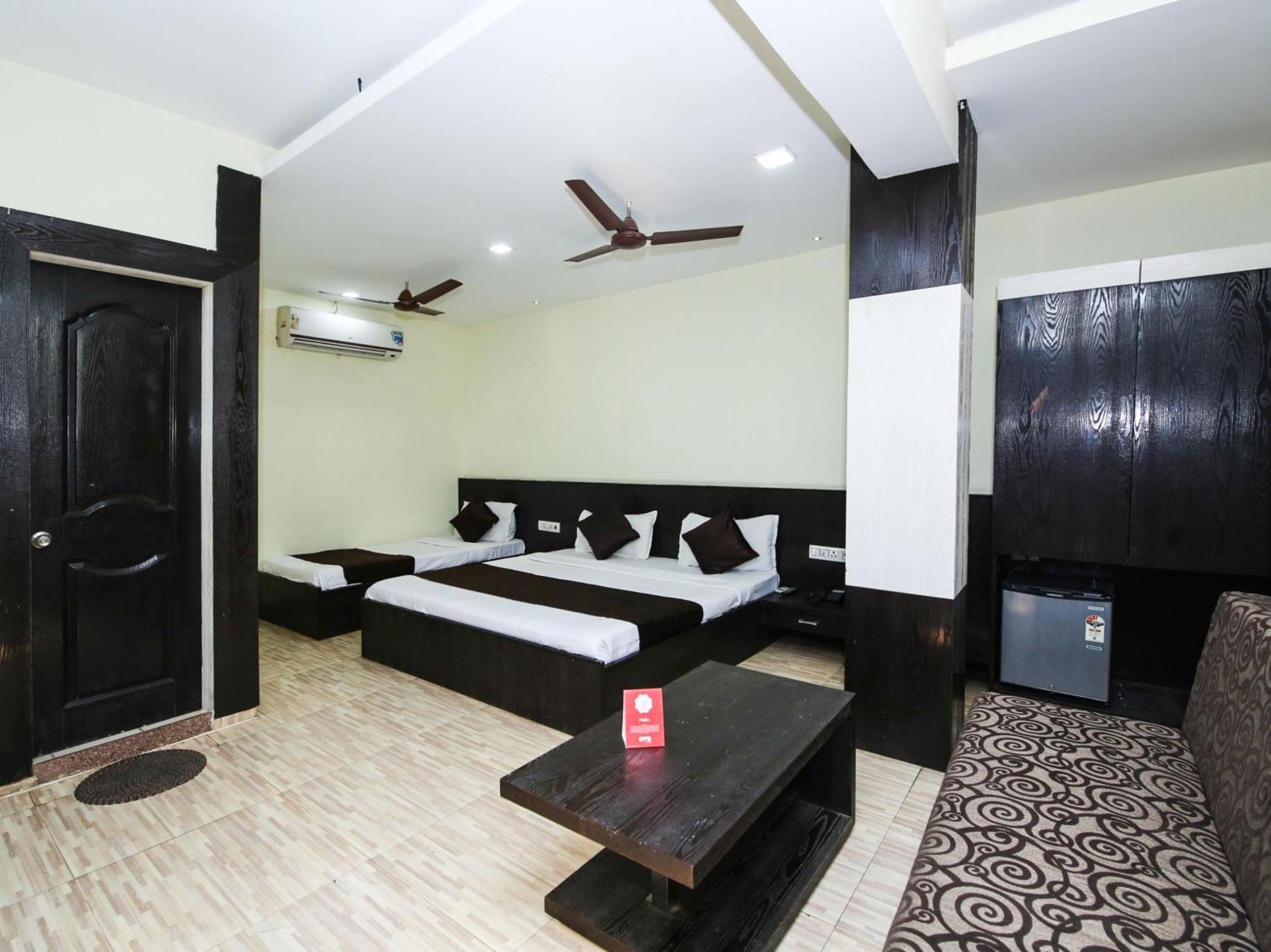 Oyo 2155 Hotel Wardhman จาบัลปูร์ ภายนอก รูปภาพ