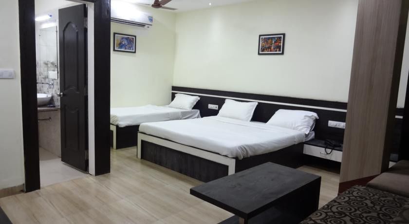 Oyo 2155 Hotel Wardhman จาบัลปูร์ ภายนอก รูปภาพ