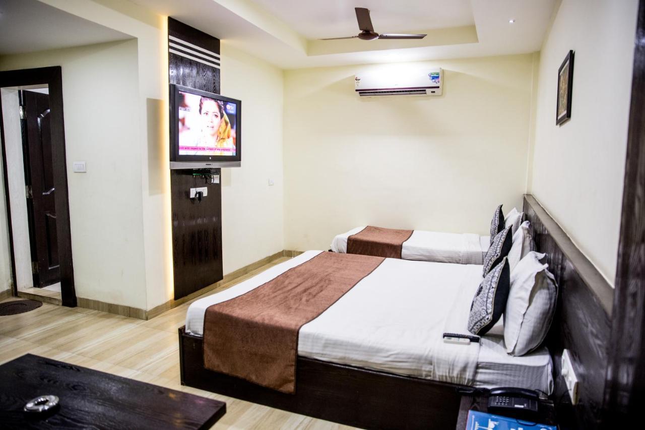 Oyo 2155 Hotel Wardhman จาบัลปูร์ ภายนอก รูปภาพ